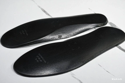 AIR 'WHITE JORDAN RETRO THUNDER' FQ8138-001 4 1023